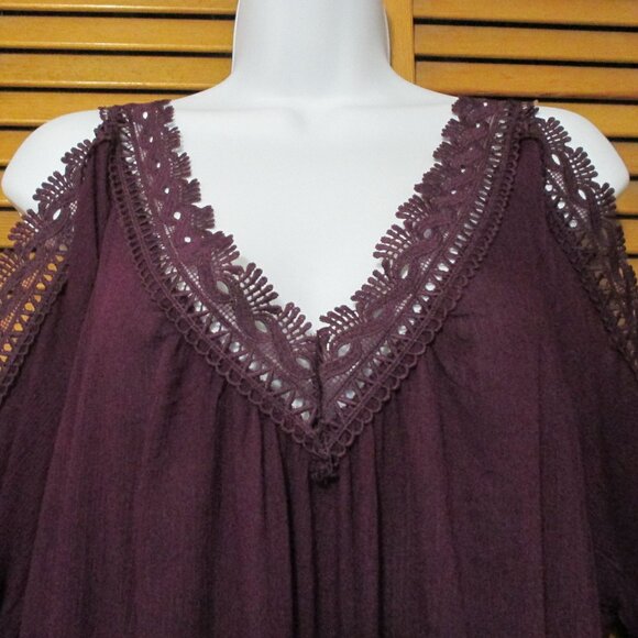 Charlotte Russe NEW top purple Whimsy Goth feminine lace open shoulder size XL - Picture 5 of 9